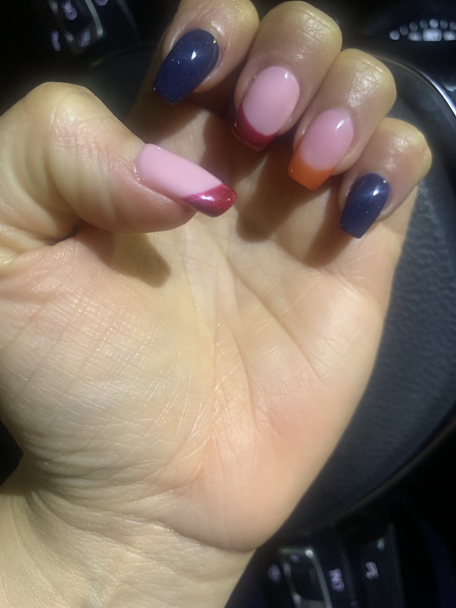 Aroma Nail & Spa logo